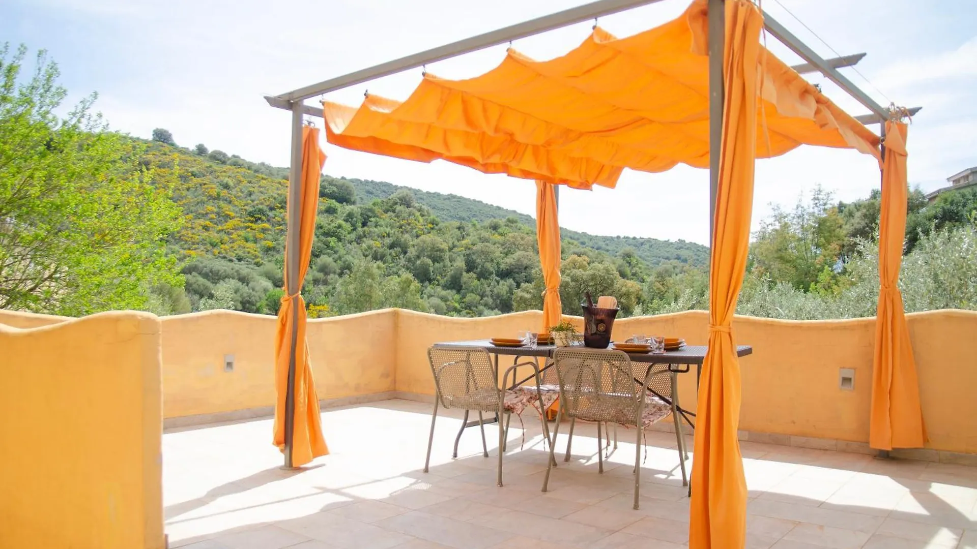 5Min Spiaggia Budoni - Apt Con Ampia Veranda Relax Brunella