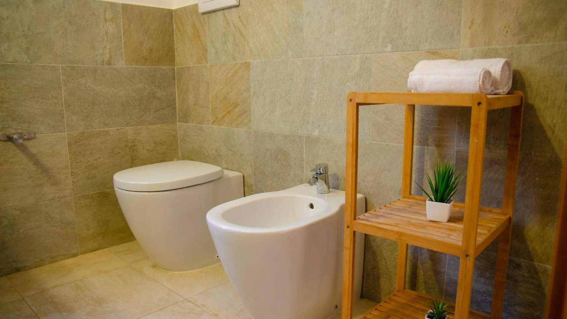 5Min Spiaggia Budoni - Apt Con Ampia Veranda Relax Brunella Appartamento
